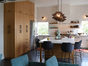 Custom Kitchen Cabinets