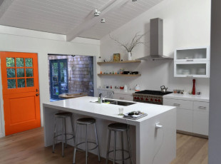 Custom Kitchen Cabinets