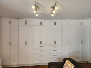 Bedroom builtin wardrobe