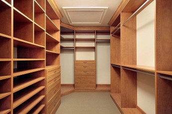 Walk-in closet